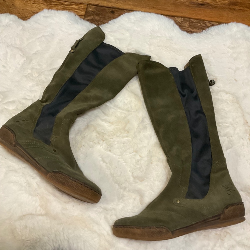 OTBT Leather Knee High Boots Olive Green Size 7 Rubber Flat Sole